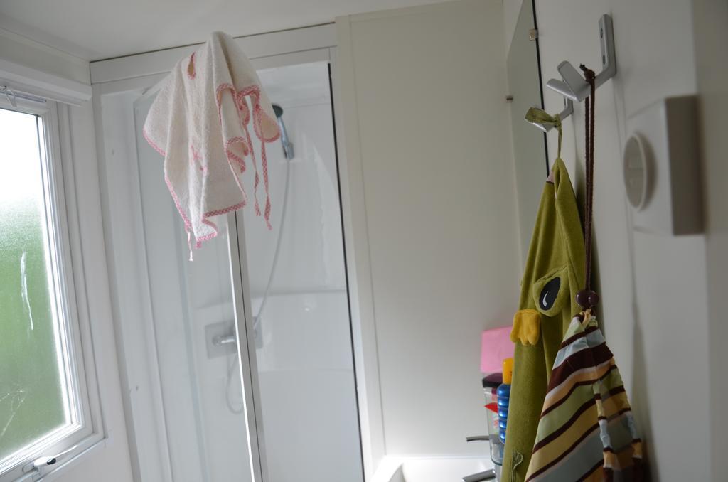 Happy Camp Mobile Homes In Domaine La Yole Camping Lodge 발라 플라주 객실 사진